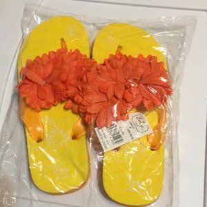 Women’s Flip Flops Flowers Top Comfort Sandals NWT
